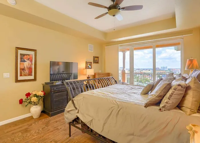 801 Harborview Grande *