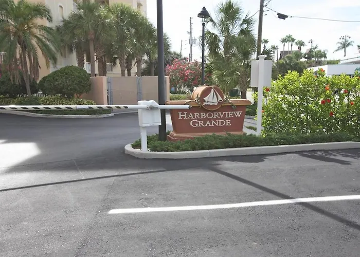 801 Harborview Grande *